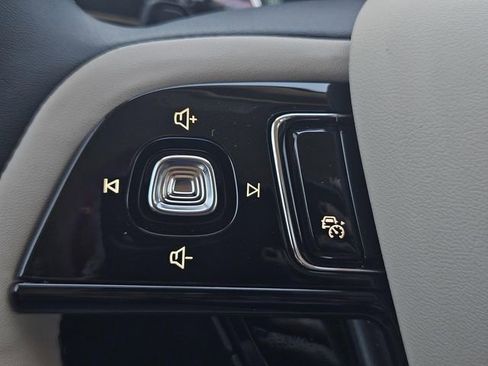 New 2026 Lincoln Corsair Premiere image 14