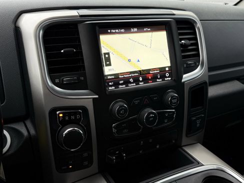 Used 2018 RAM 1500 SLT AWD/4WD image 33