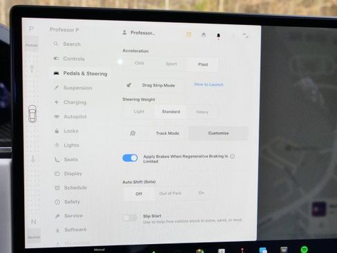 Used 2021 Tesla Model S Plaid image 14