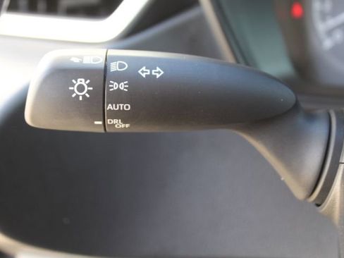 Used 2021 Toyota Corolla LE image 17