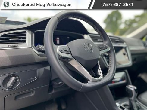 Used 2023 Volkswagen Tiguan SE FWD image 16