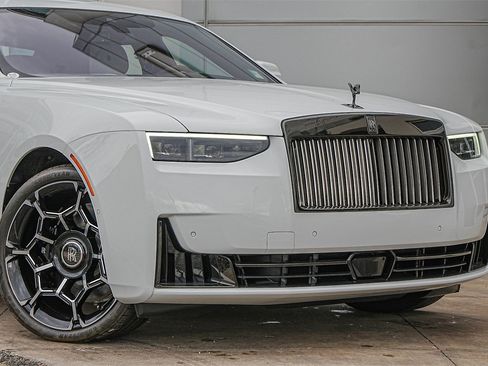 New 2025 Rolls-Royce Ghost Black Badge image 4