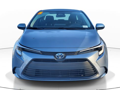 Certified 2025 Toyota Corolla LE image 2