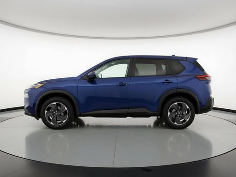 Used 2025 Nissan Rogue SV image 5