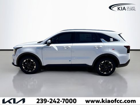 New 2026 Kia Sorento S FWD image 2