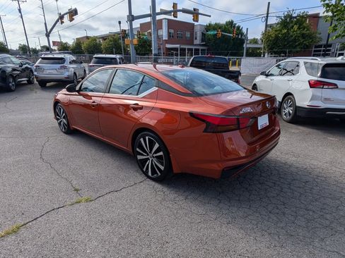 Used 2020 Nissan Altima 2.5 SR w/ Premium Package image 8