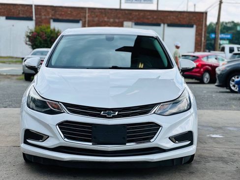 Used 2017 Chevrolet Cruze Premier FWD image 3