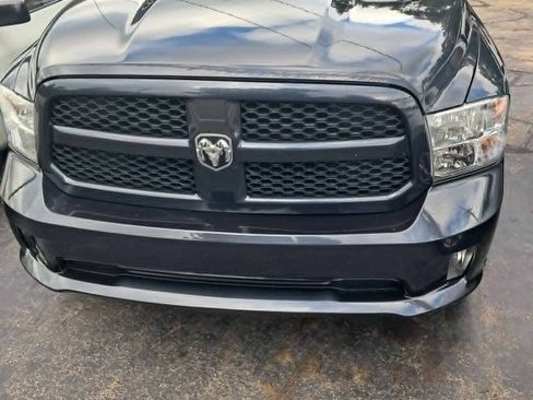 Used 2018 RAM 1500 Express w/ Express Value Package AWD/4WD image 3