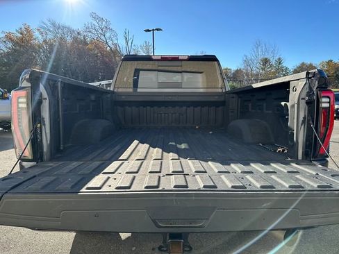 Certified 2024 GMC Sierra 2500 AT4 w/ AT4 Preferred Package image 17