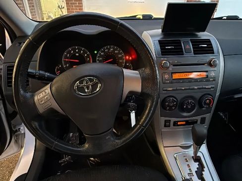 Used 2010 Toyota Corolla S image 16