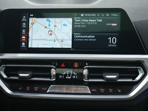 Used 2020 BMW 330i xDrive Sedan w/ Premium Package image 16