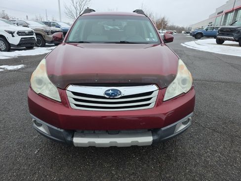 Used 2011 Subaru Outback 2.5i Limited image 3
