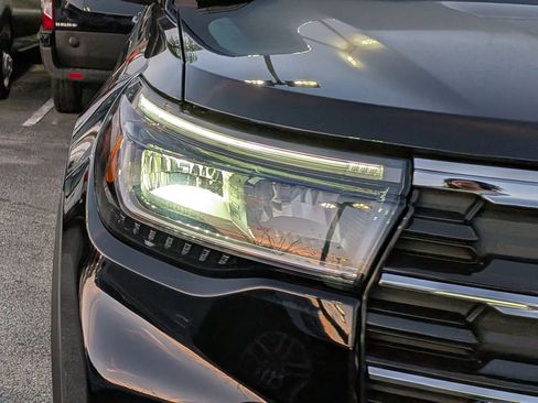 New 2026 Ford Explorer Active w/ Active Comfort Package image 12