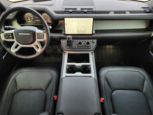 New 2025 Land Rover Defender 110 X-Dynamic SE image 24