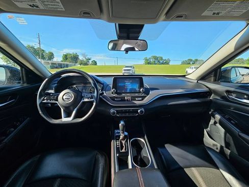 Used 2024 Nissan Altima 2.5 SR FWD image 12
