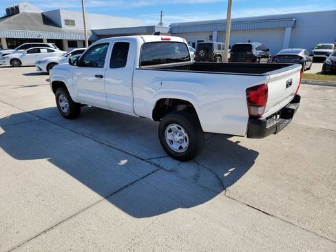 Used 2021 Toyota Tacoma SR image 3