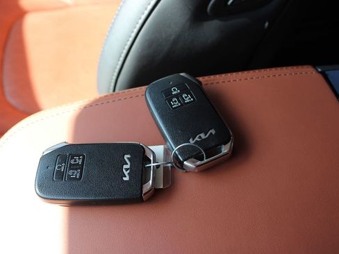 Used 2024 Kia Carnival SX FWD image 19