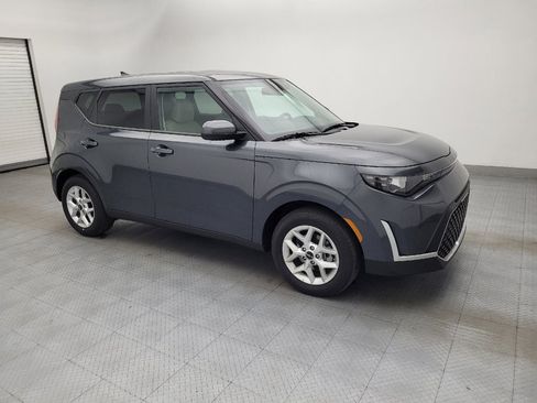 Used 2025 Kia Soul LX image 11