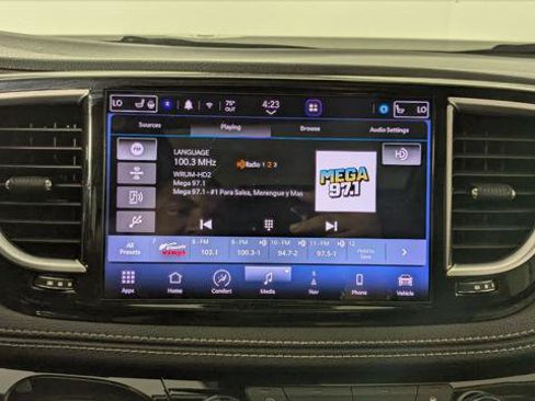 Used 2023 Chrysler Pacifica Limited FWD image 33
