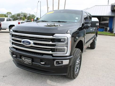 Used 2025 Ford F250 Platinum w/ Platinum Plus Package AWD/4WD image 3