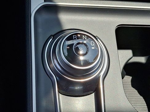 Used 2024 Ford Edge SE AWD/4WD image 16
