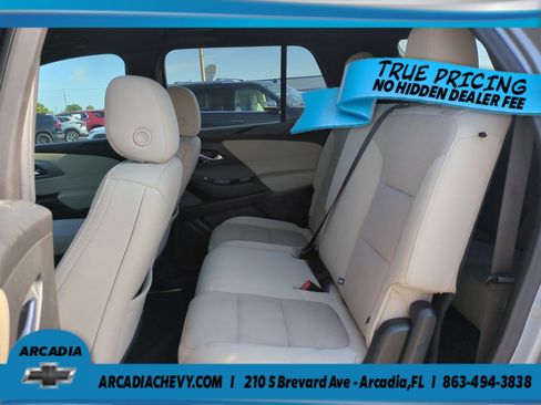 Used 2023 Chevrolet Traverse LS FWD image 14