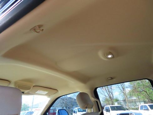 Used 2017 Ford F350 XLT w/ XLT Premium Package image 45