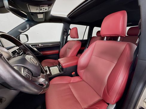 Used 2022 Lexus GX 460 Premium w/ Accessory Package image 11
