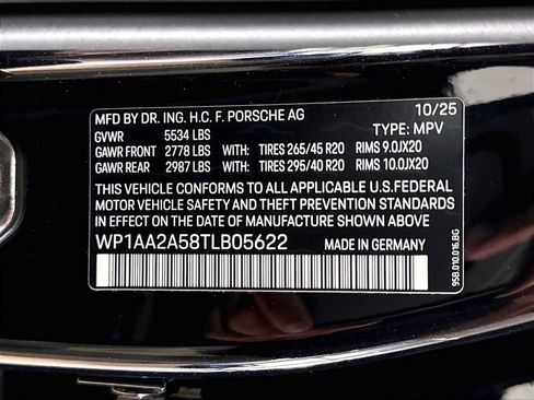 Used 2026 Porsche Macan AWD/4WD image 35