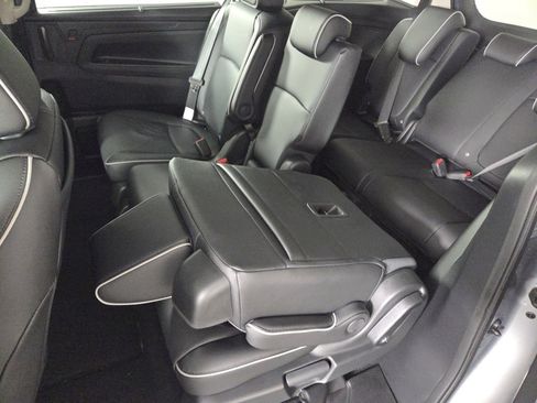 New 2026 Honda Odyssey Touring image 11
