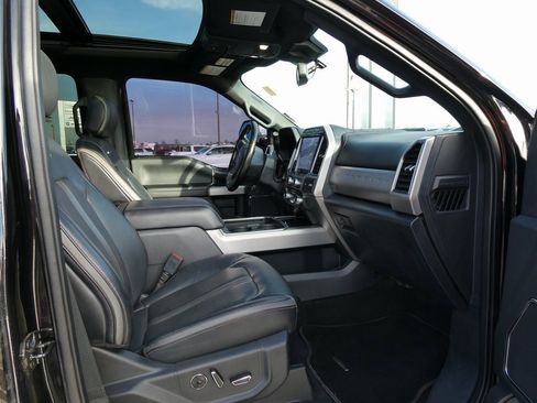 Used 2022 Ford F350 Platinum image 17