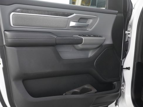 Used 2019 RAM 1500 Big Horn AWD/4WD image 17