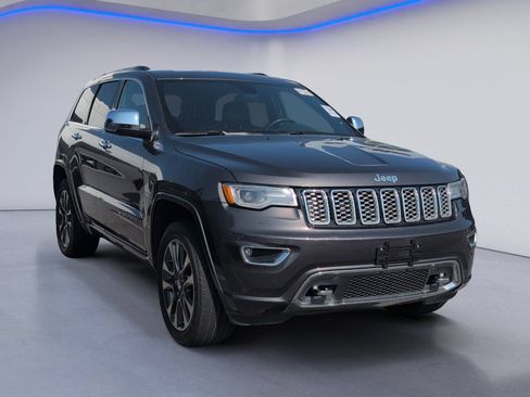 Used 2017 Jeep Grand Cherokee Overland AWD/4WD image 6