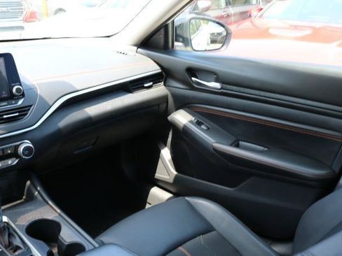 Used 2020 Nissan Altima 2.5 SR w/ Premium Package FWD image 16