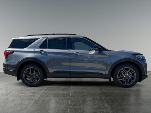 Used 2025 Ford Explorer ST AWD/4WD image 8