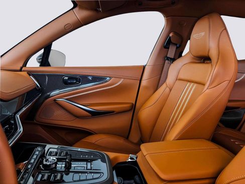 New 2026 Aston Martin DBX 707 image 11