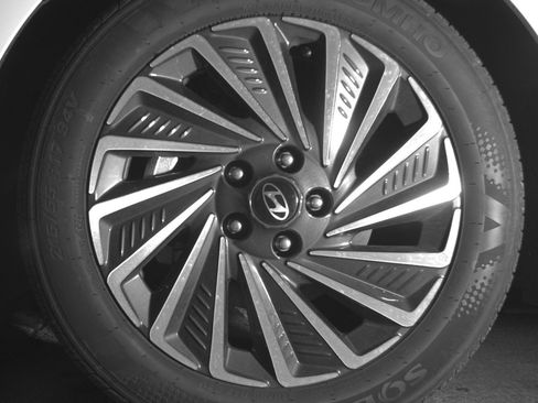 Used 2025 Hyundai Sonata SEL FWD image 12