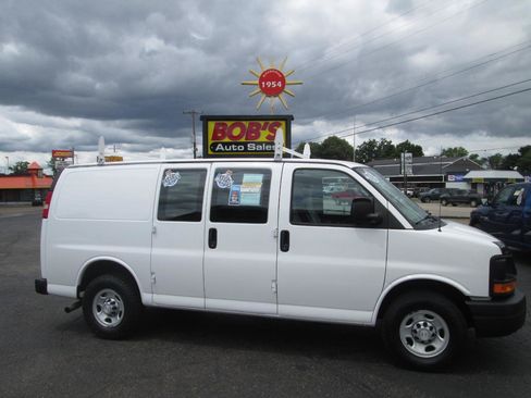 Used 2016 Chevrolet Express 2500 RWD image 18