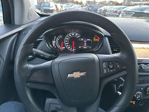 Used 2019 Chevrolet Trax LS image 25