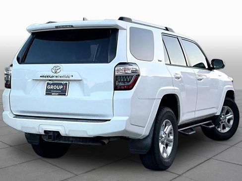 Used 2020 Toyota 4Runner SR5 AWD/4WD image 12