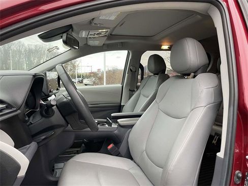 Certified 2023 Toyota Sienna XLE image 20