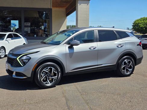 Used 2023 Kia Sportage LX AWD/4WD image 32