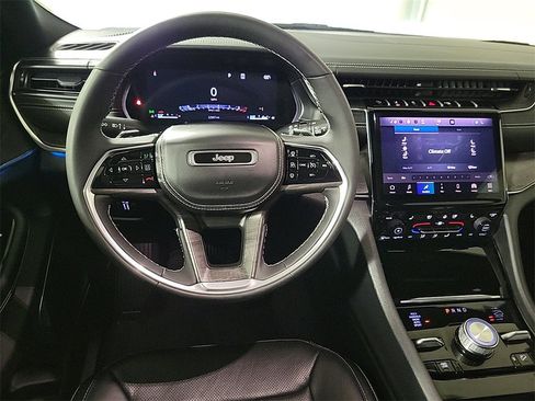 Used 2024 Jeep Grand Cherokee L Overland image 18