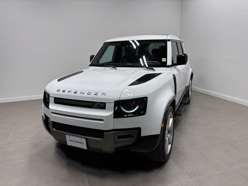Used 2025 Land Rover Defender 110 X-Dynamic SE AWD/4WD image 2