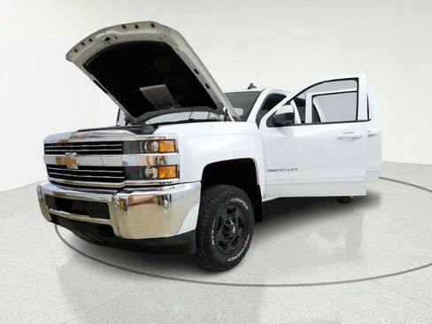 Used 2017 Chevrolet Silverado 2500 LT AWD/4WD image 10