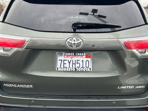 Used 2014 Toyota Highlander Limited image 16