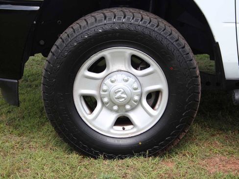 Used 2024 RAM 2500 Tradesman AWD/4WD image 17