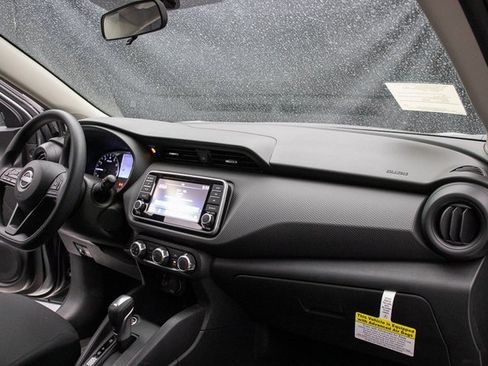 New 2025 Nissan Kicks Play S image 15