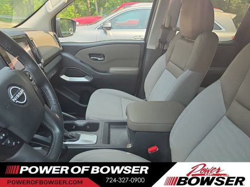 Used 2024 Nissan Frontier SV w/ Technology Package AWD/4WD image 9