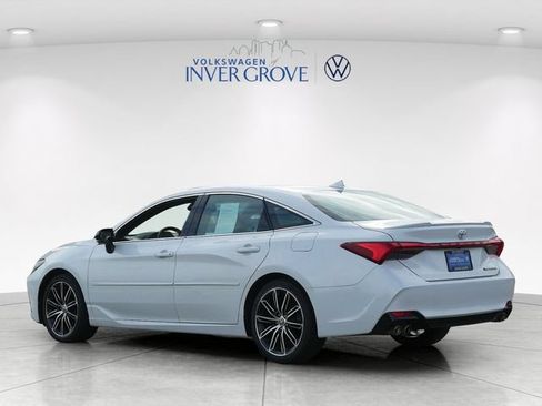 Used 2022 Toyota Avalon Touring FWD image 5